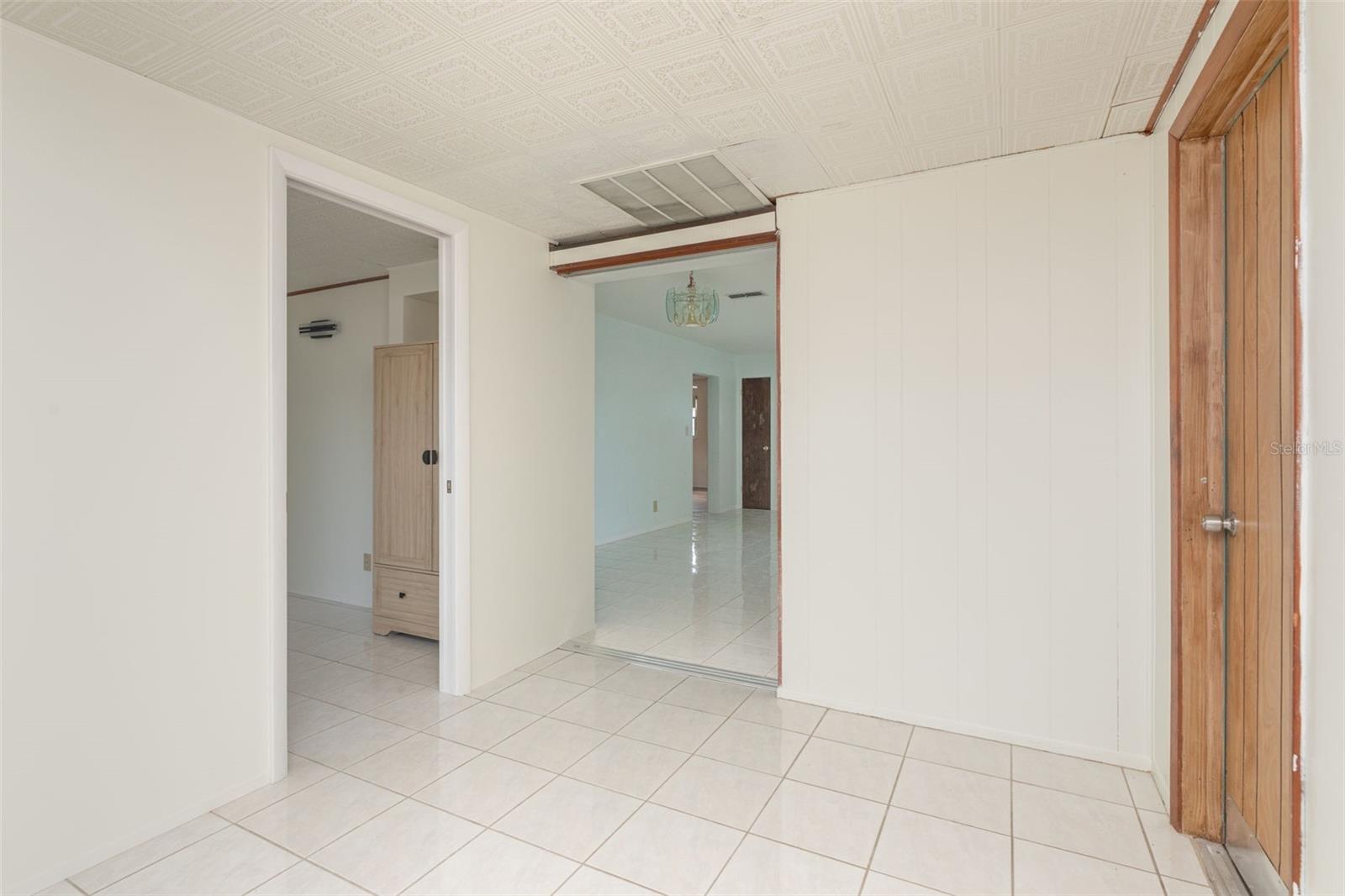 Image 21 of 34 For 11343 87th Avenue