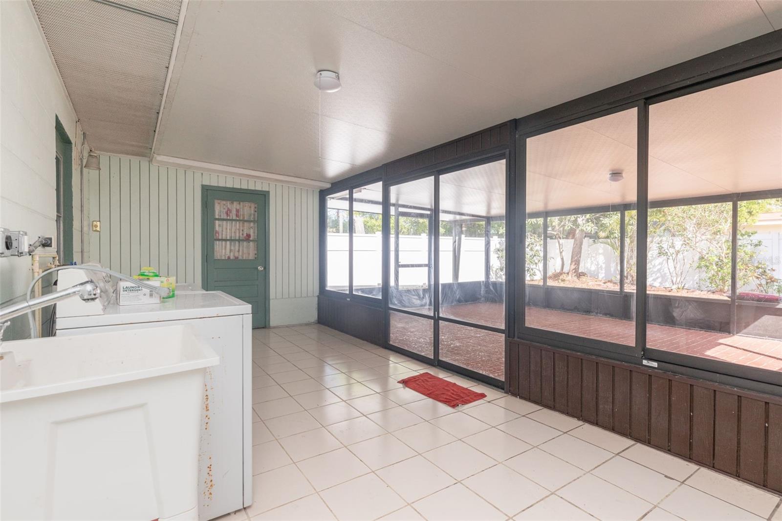 Image 24 of 34 For 11343 87th Avenue