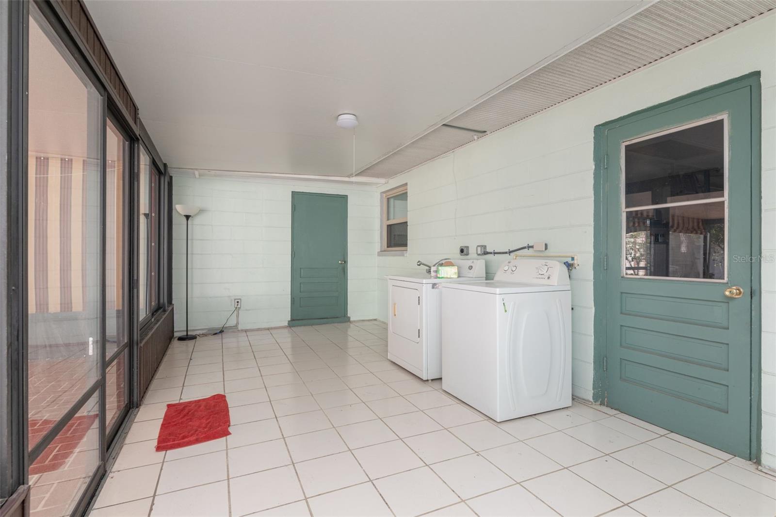 Image 26 of 34 For 11343 87th Avenue