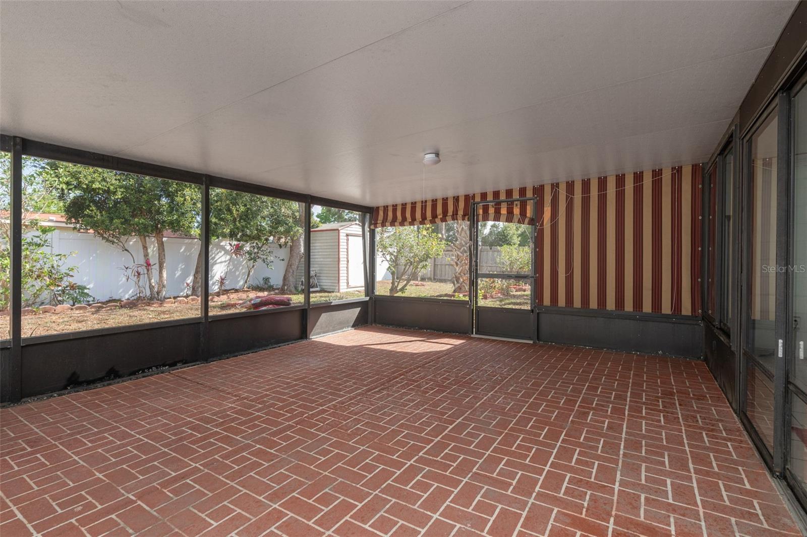 Image 29 of 34 For 11343 87th Avenue