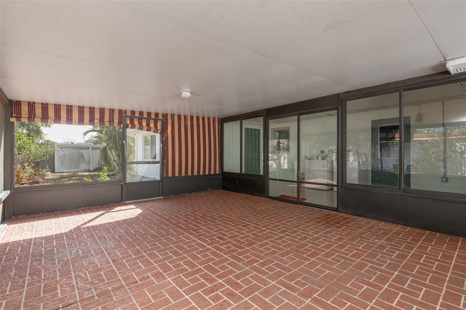 Image 30 of 34 For 11343 87th Avenue