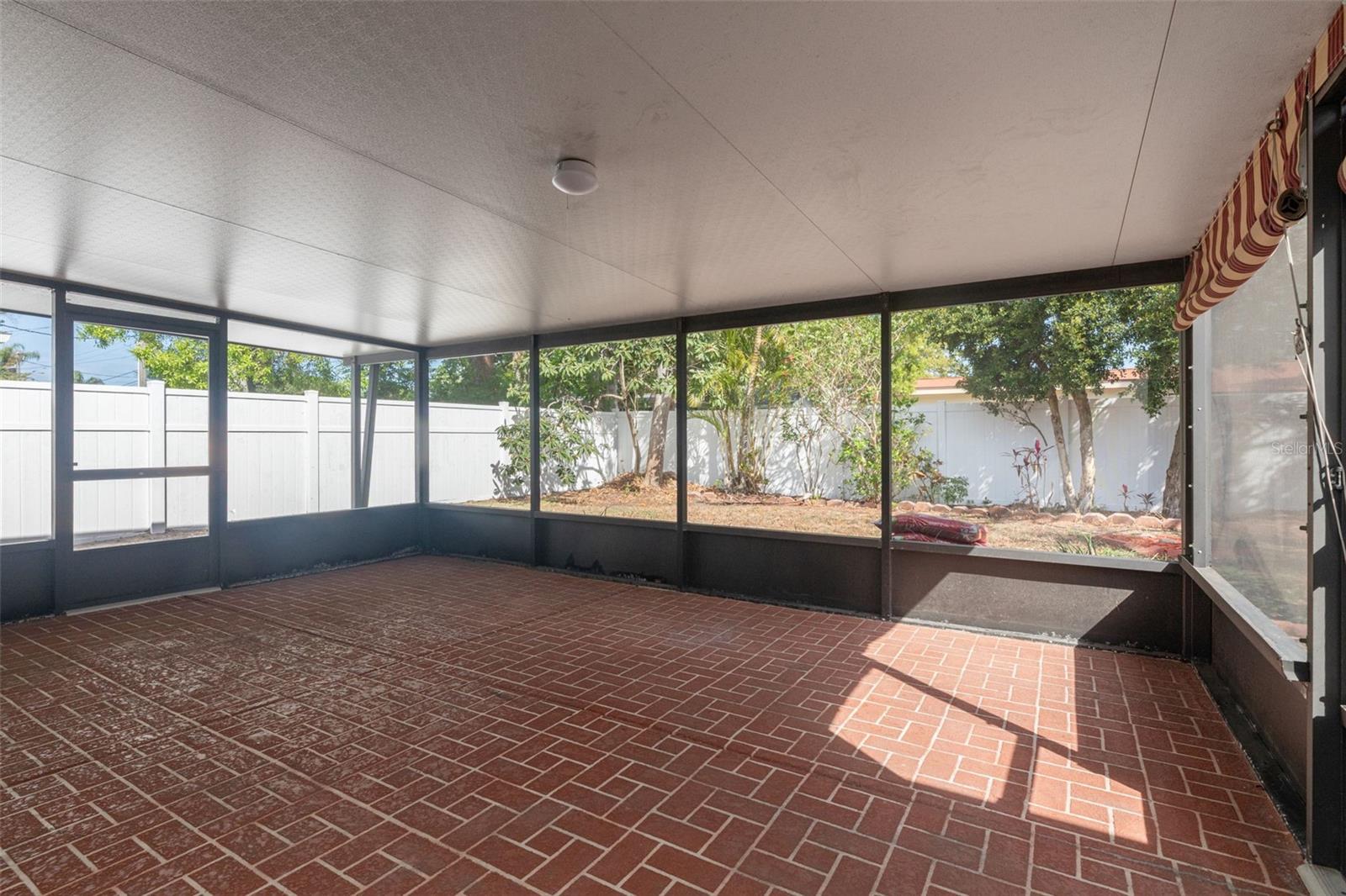 Image 32 of 34 For 11343 87th Avenue