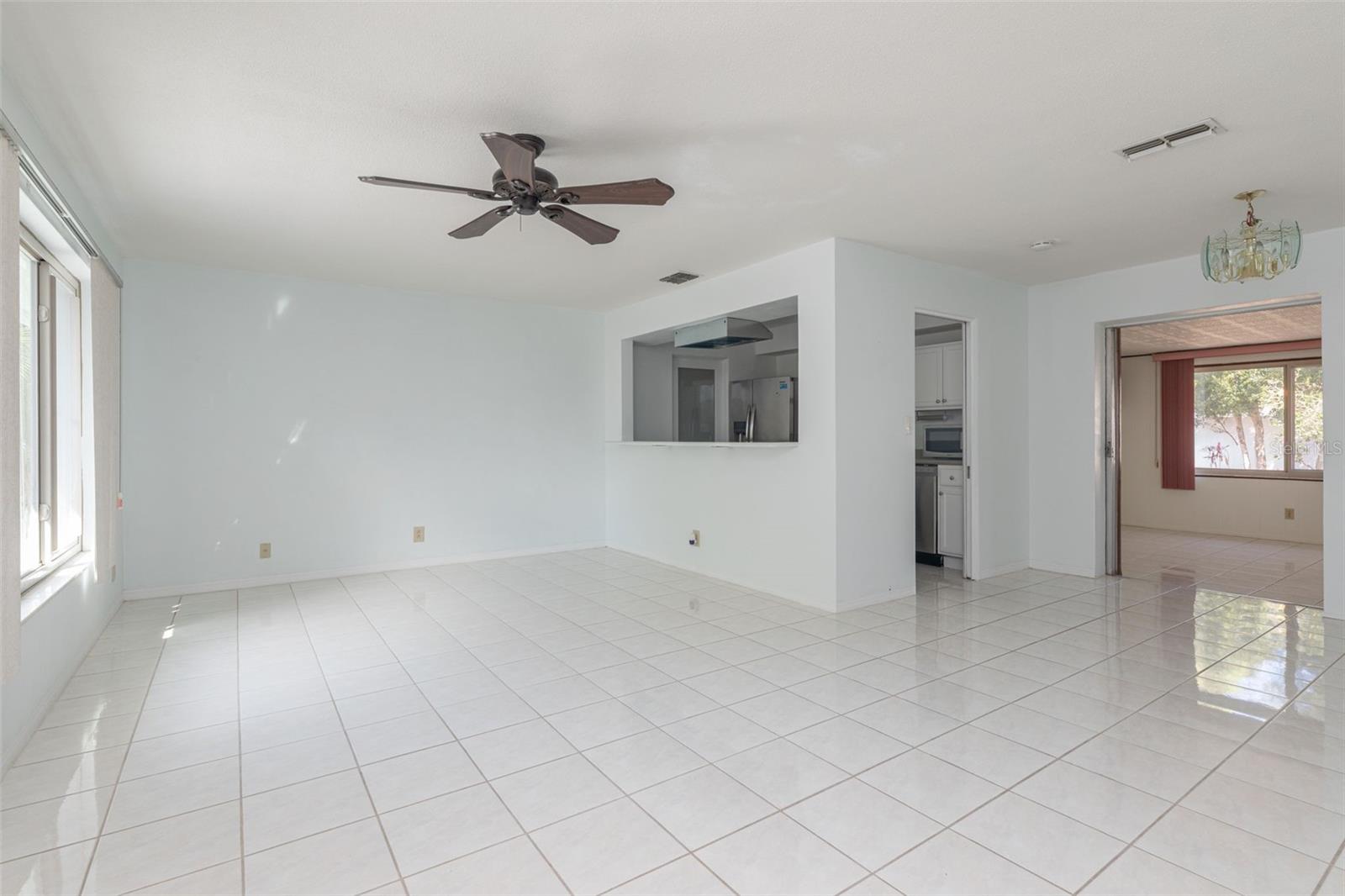 Image 5 of 34 For 11343 87th Avenue