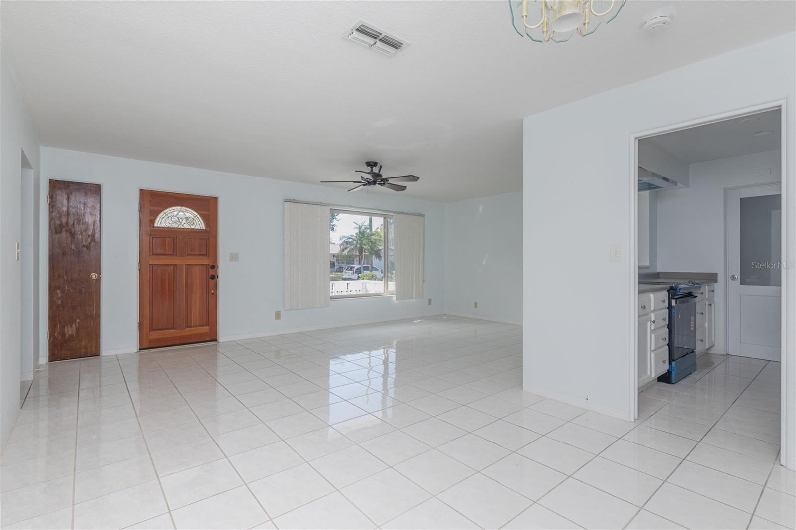 Image 6 of 34 For 11343 87th Avenue