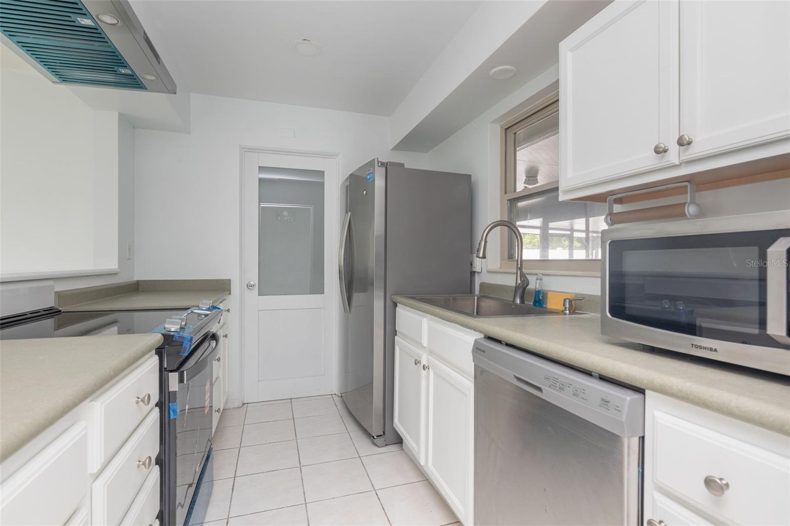 Image 9 of 34 For 11343 87th Avenue