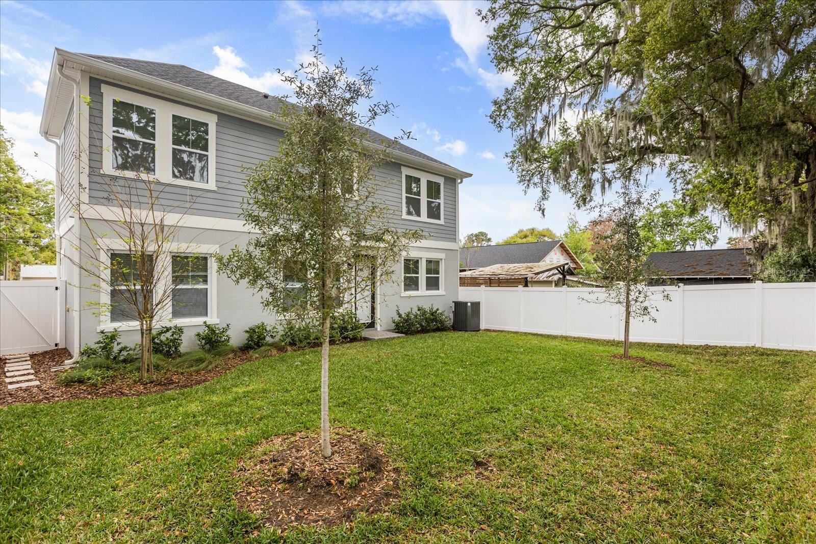 Image 25 of 28 For 2302 Depauw Avenue