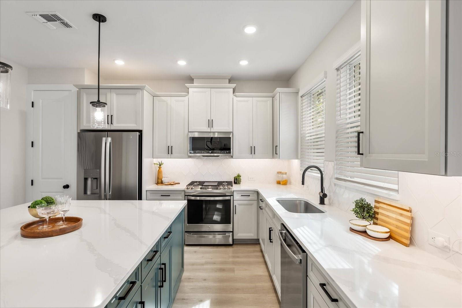 Image 6 of 28 For 2302 Depauw Avenue