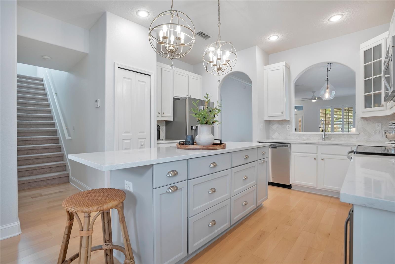 Image 18 of 45 For 337 Sunset Oaks Rd