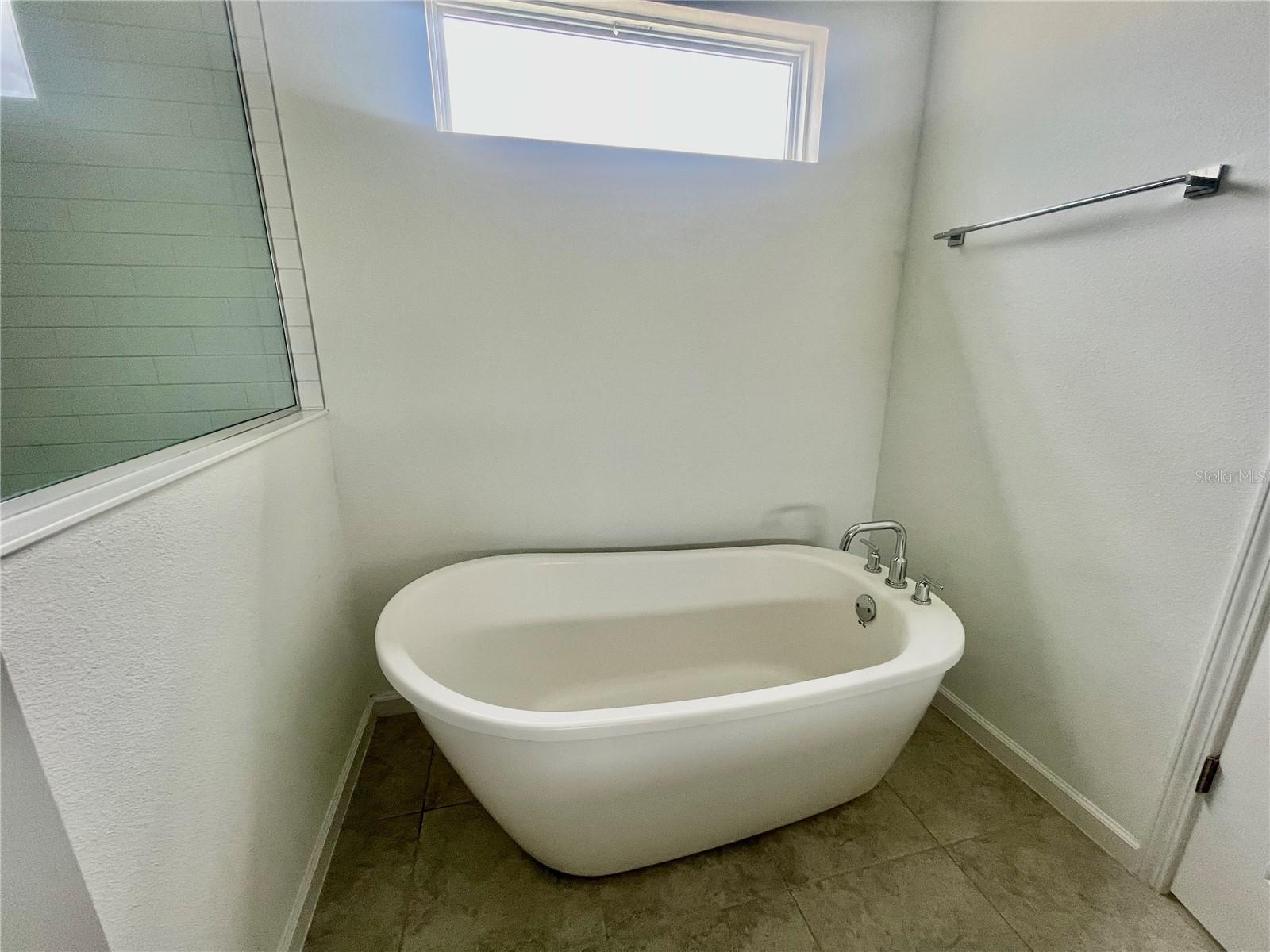 Image 24 of 28 For 5374 Lake Virginia Street