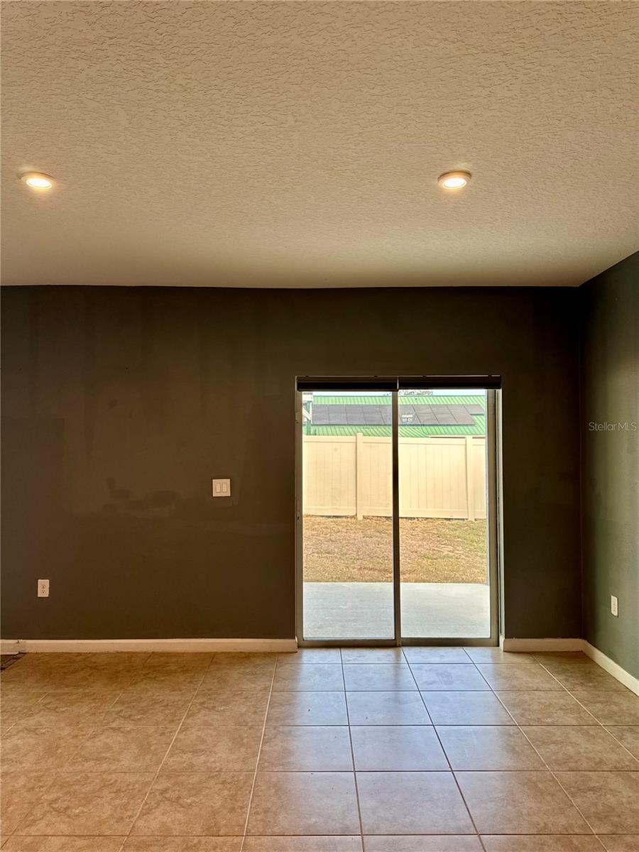 Image 12 of 23 For 217 Fiddlewood Court