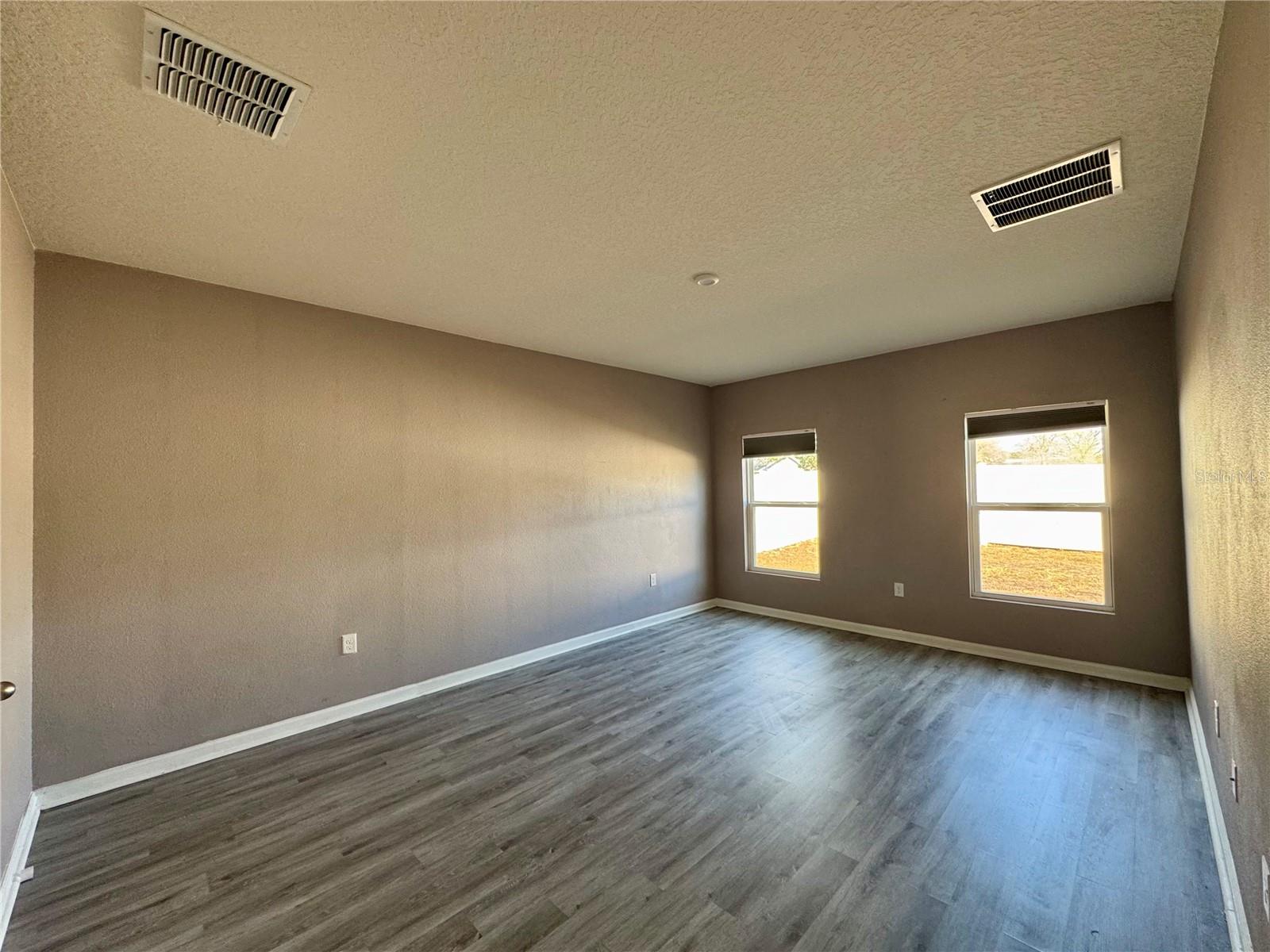 Image 14 of 23 For 217 Fiddlewood Court