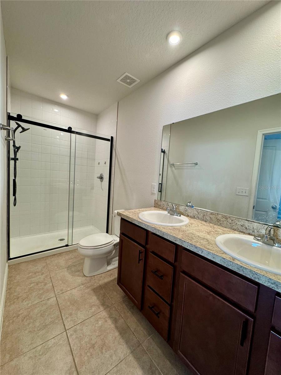 Image 15 of 23 For 217 Fiddlewood Court