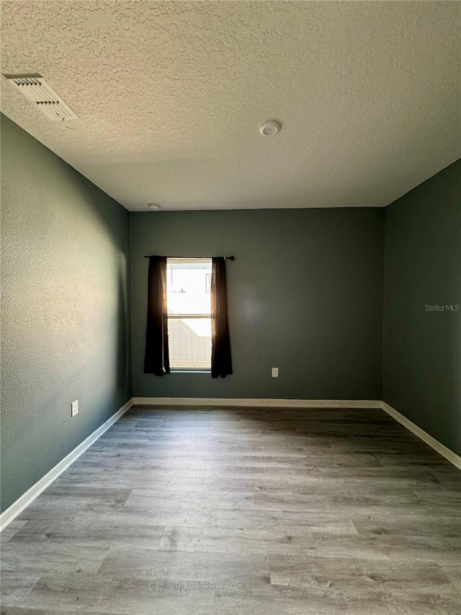 Image 8 of 23 For 217 Fiddlewood Court