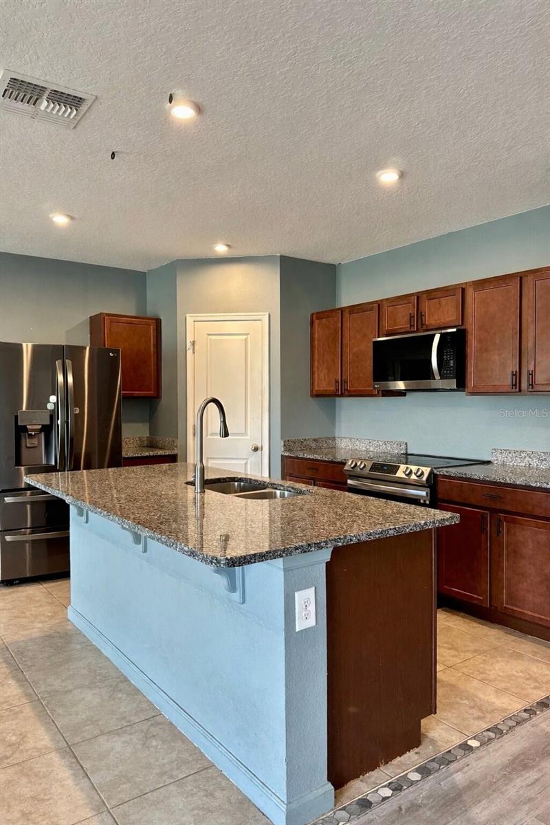 Image 9 of 23 For 217 Fiddlewood Court