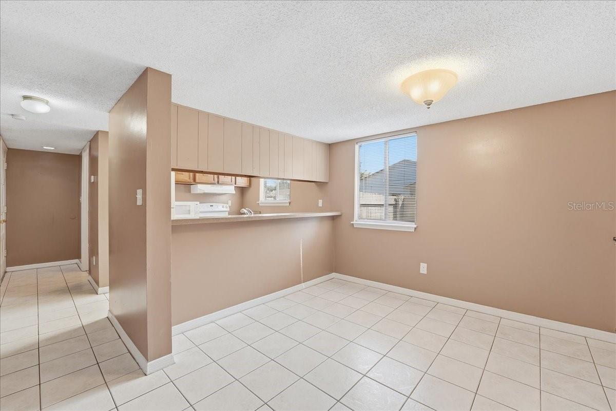 Image 4 of 16 For 1428 Oak Place C