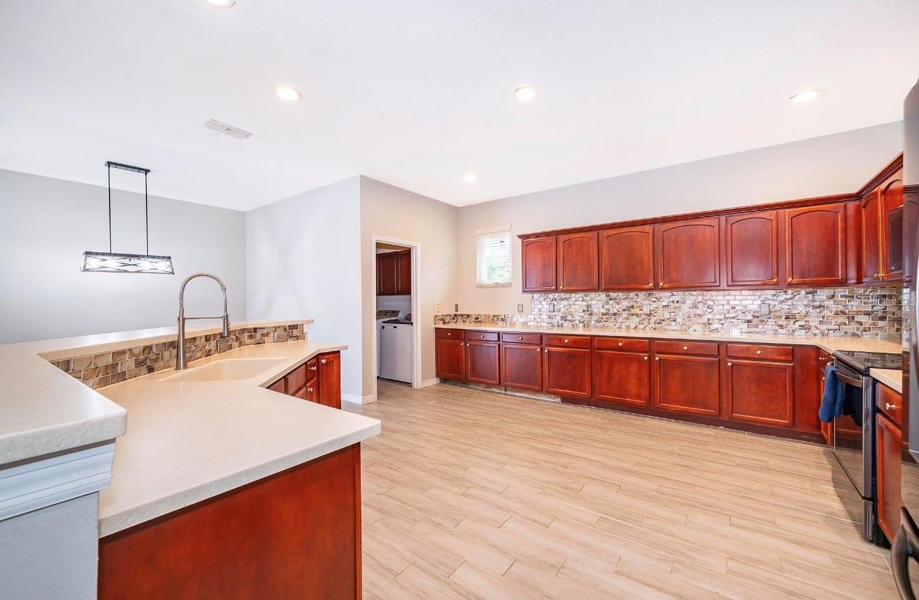 Image 11 of 31 For 14467 Golden Rain Tree Boulevard