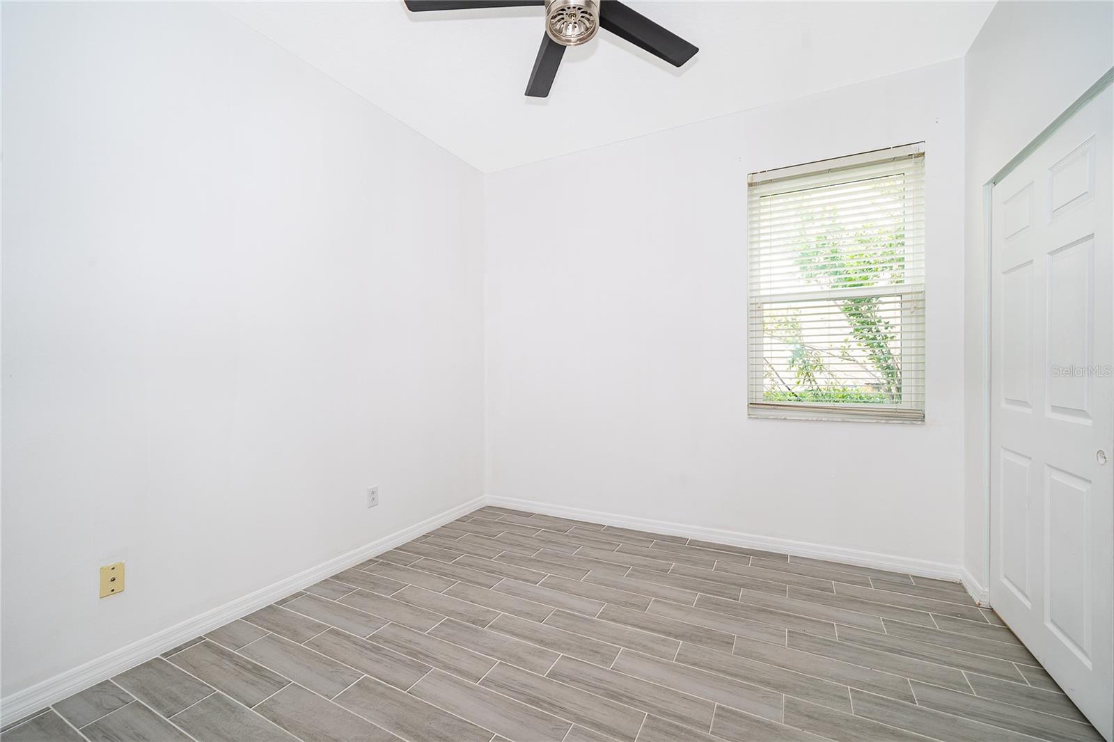 Image 17 of 31 For 14467 Golden Rain Tree Boulevard