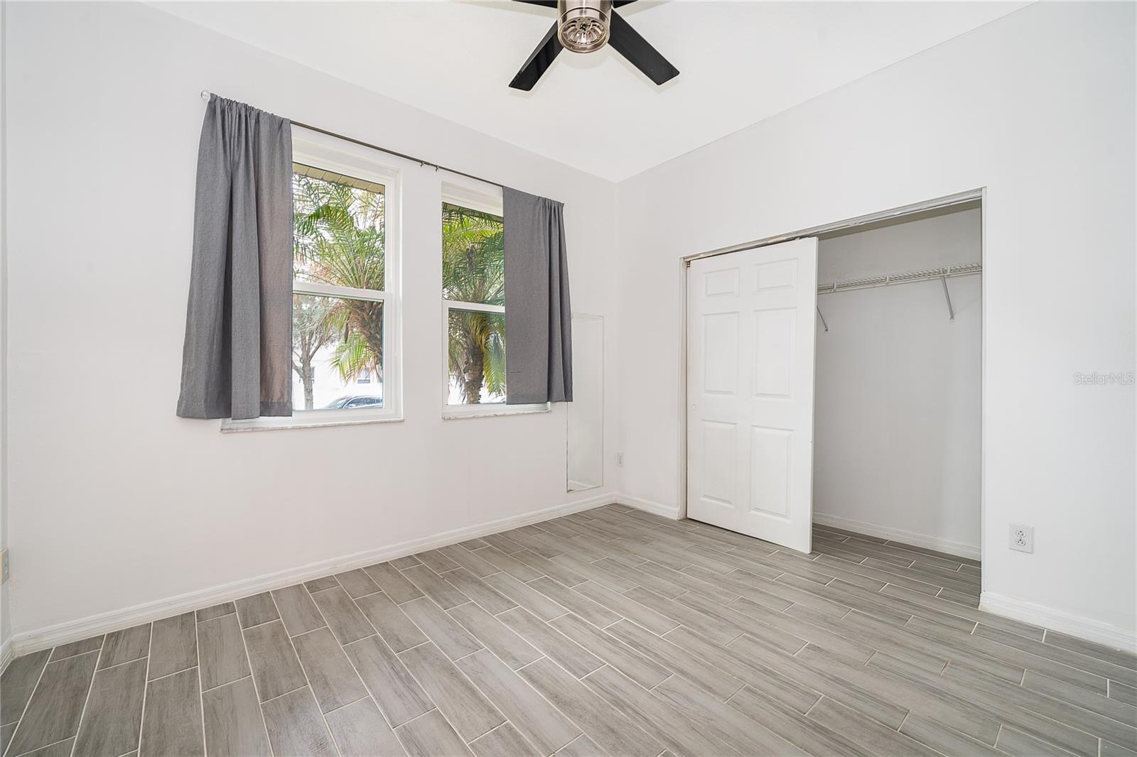 Image 18 of 31 For 14467 Golden Rain Tree Boulevard