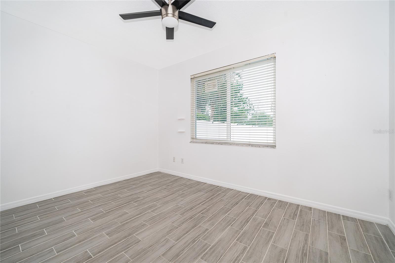 Image 19 of 31 For 14467 Golden Rain Tree Boulevard