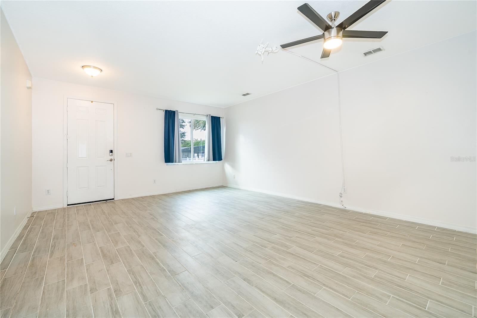 Image 6 of 31 For 14467 Golden Rain Tree Boulevard