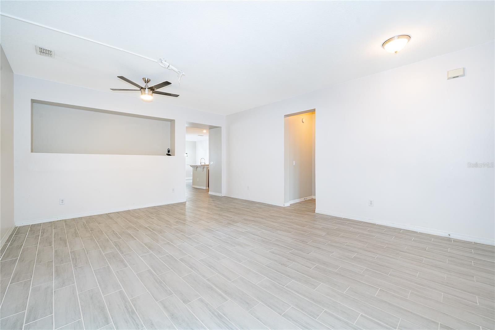 Image 7 of 31 For 14467 Golden Rain Tree Boulevard