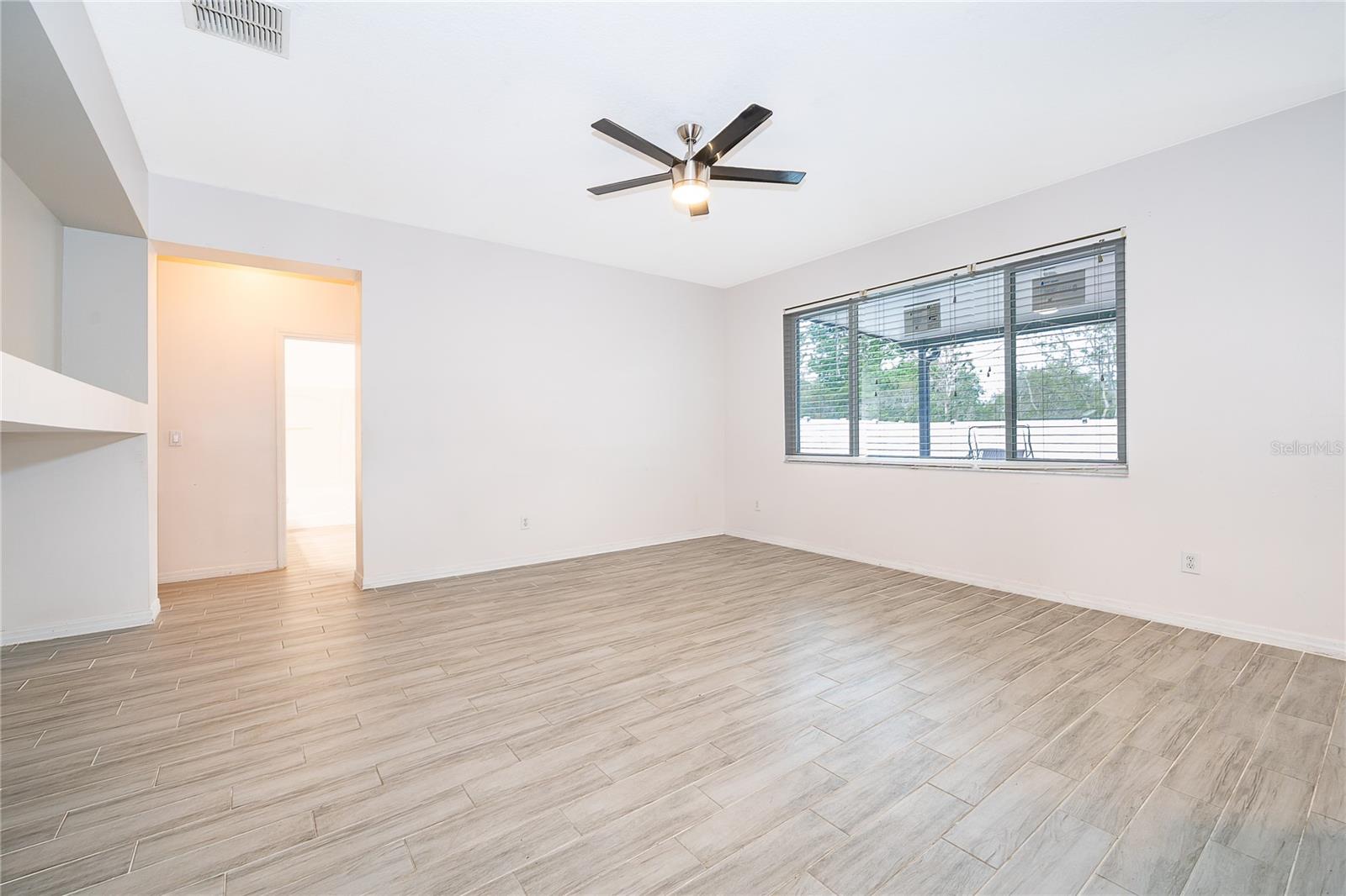 Image 9 of 31 For 14467 Golden Rain Tree Boulevard