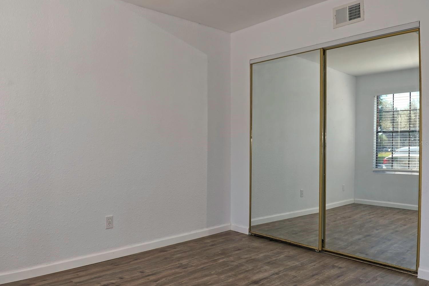 Image 7 of 14 For 320 Black Oak Court 106