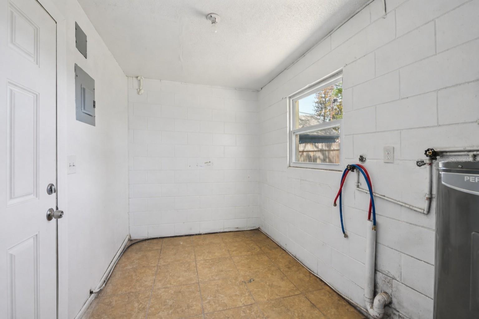 Image 20 of 26 For 2313 Fleet Circle