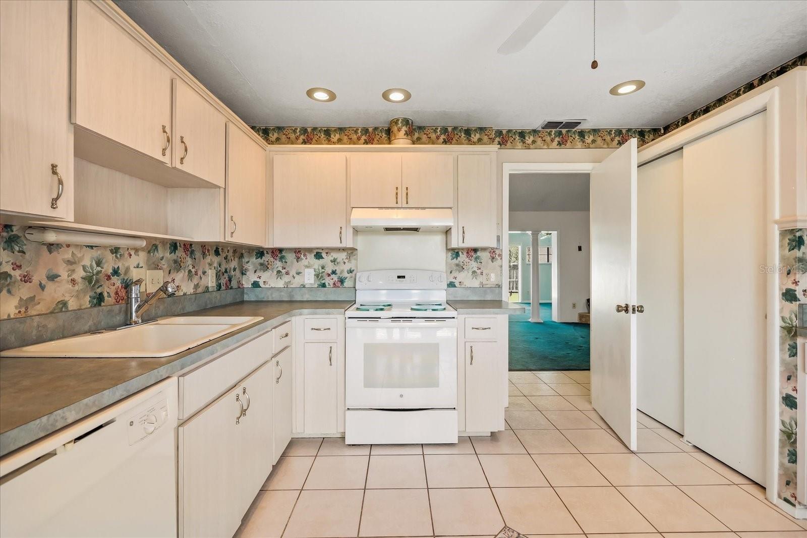 Image 16 of 47 For 3229 Autumnwood Trail