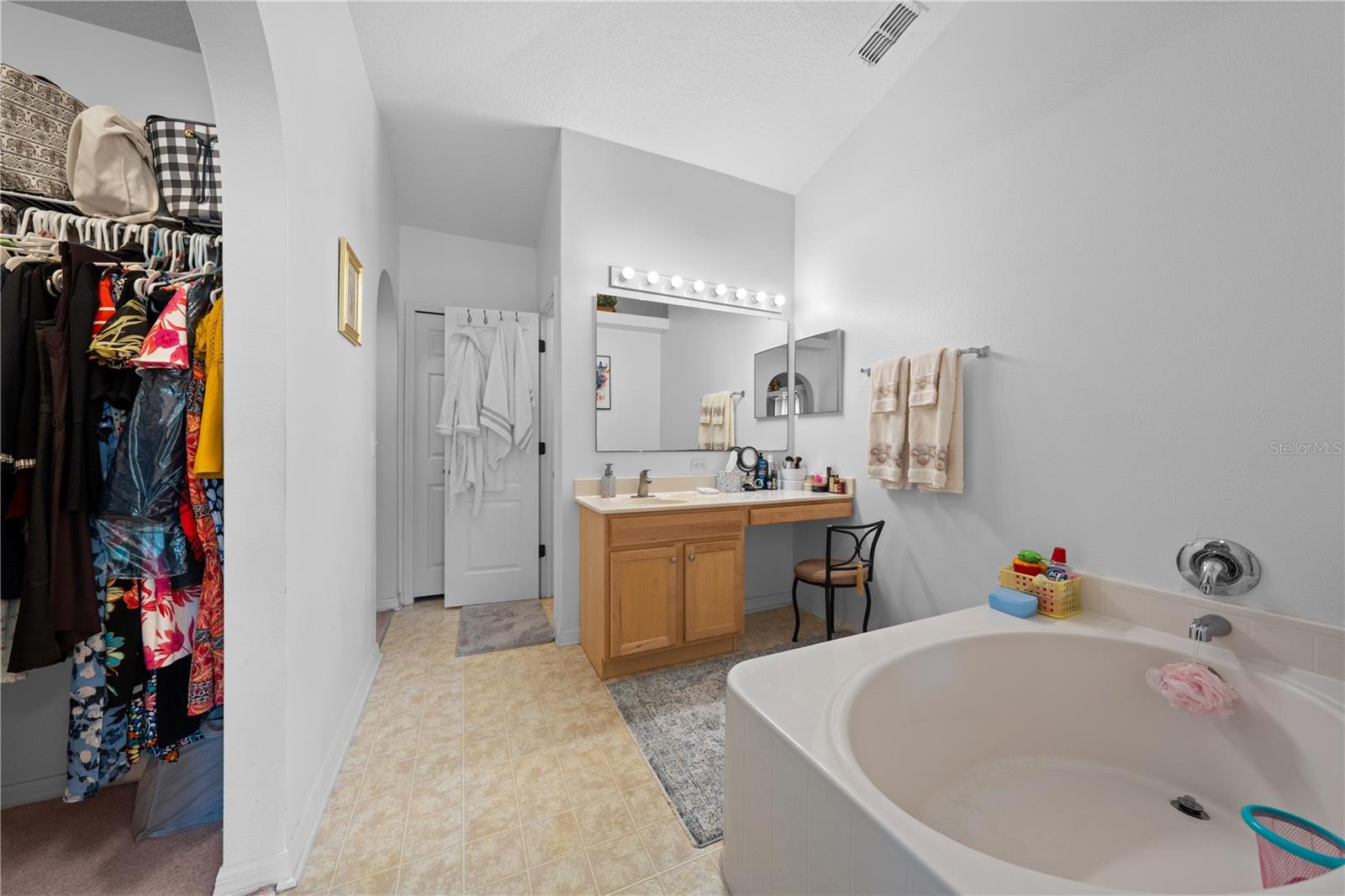 Image 46 of 75 For 6107 Waterfield Way