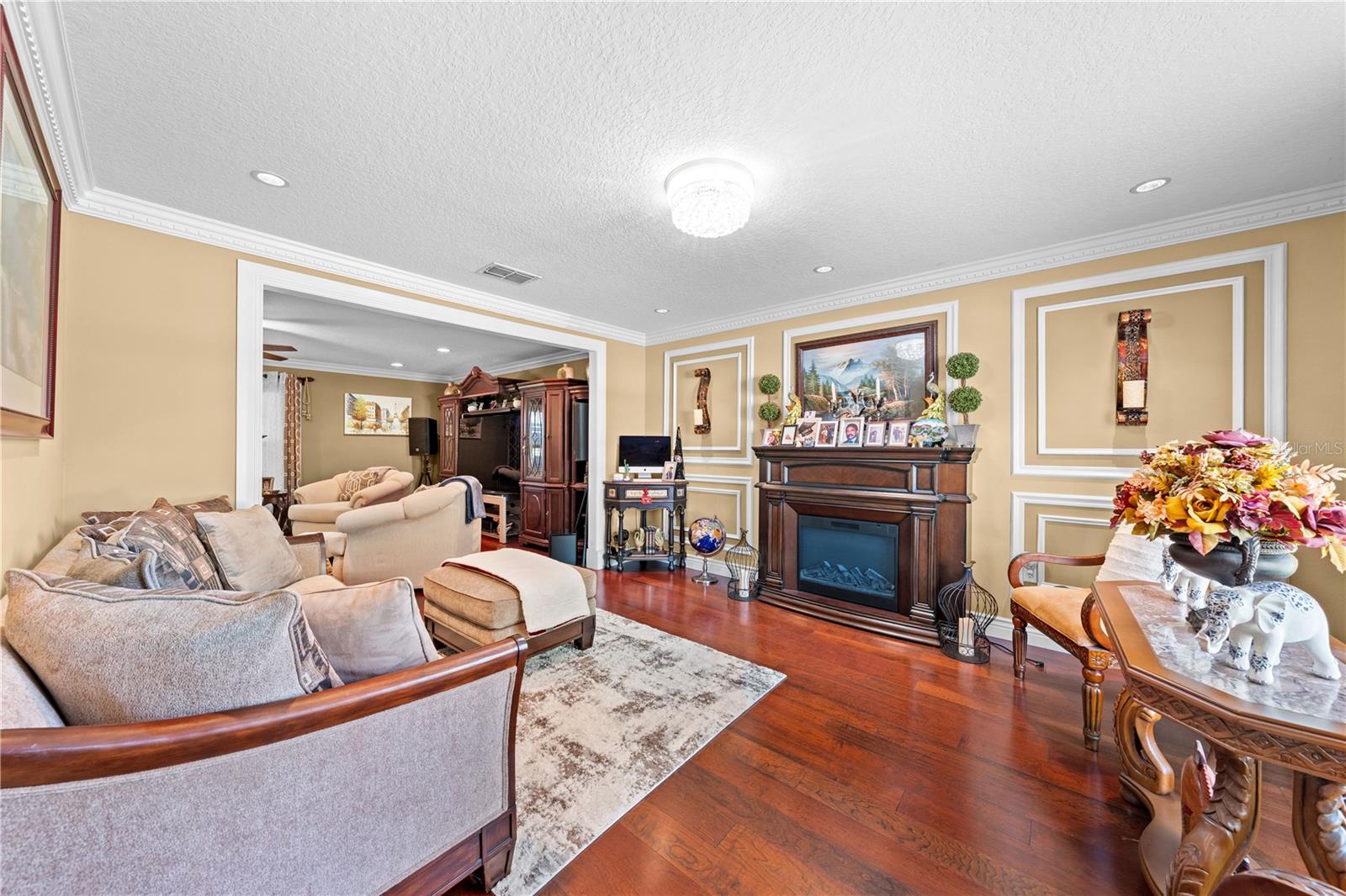 Image 8 of 75 For 6107 Waterfield Way