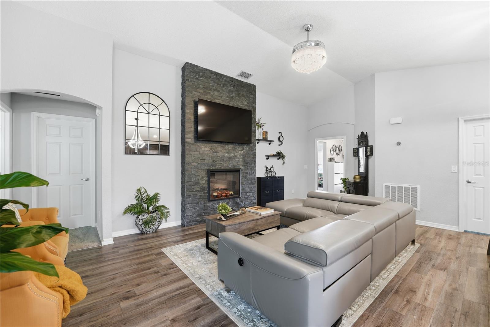 Image 10 of 38 For 3468 Barina Street