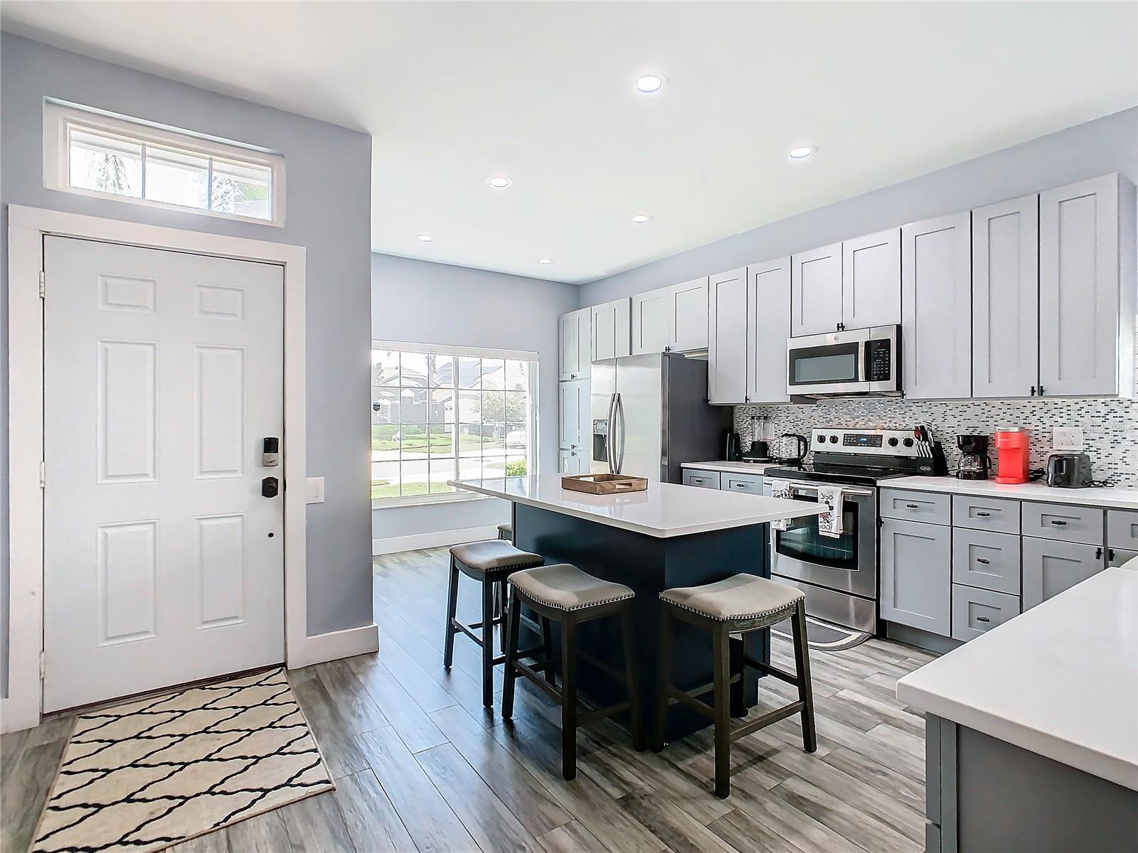 Image 13 of 67 For 8050 King Palm Circle