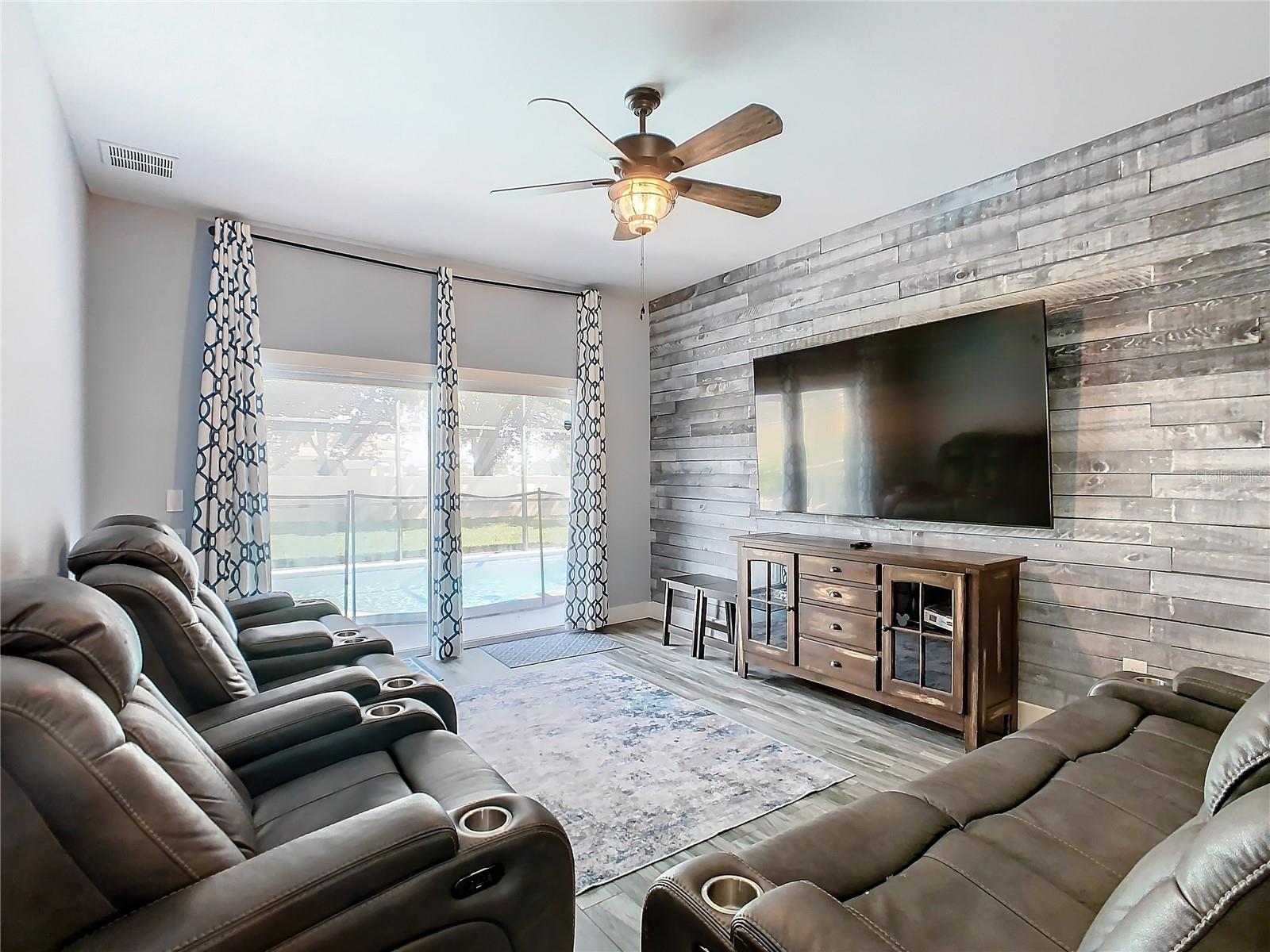 Image 20 of 67 For 8050 King Palm Circle