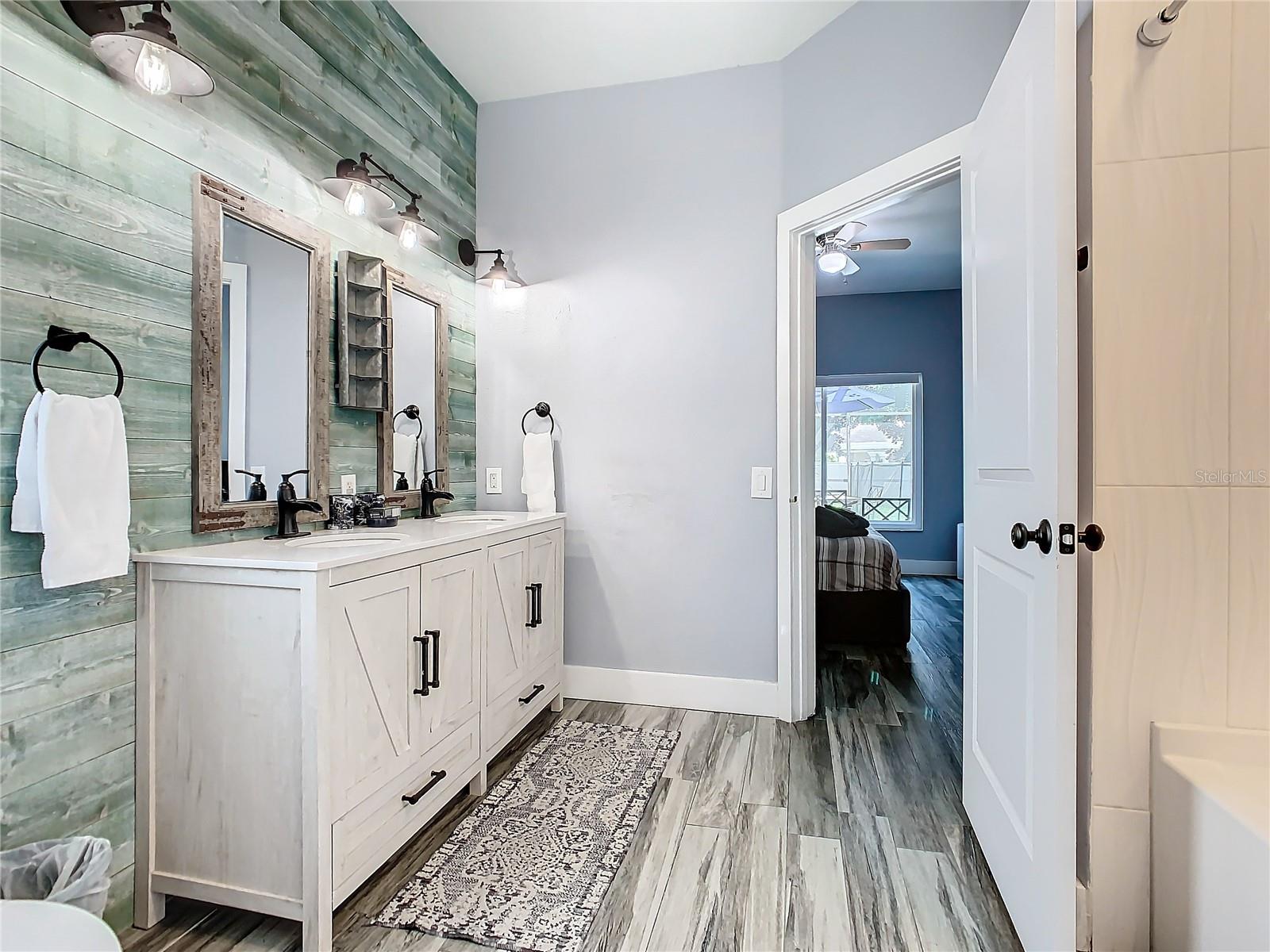 Image 40 of 67 For 8050 King Palm Circle