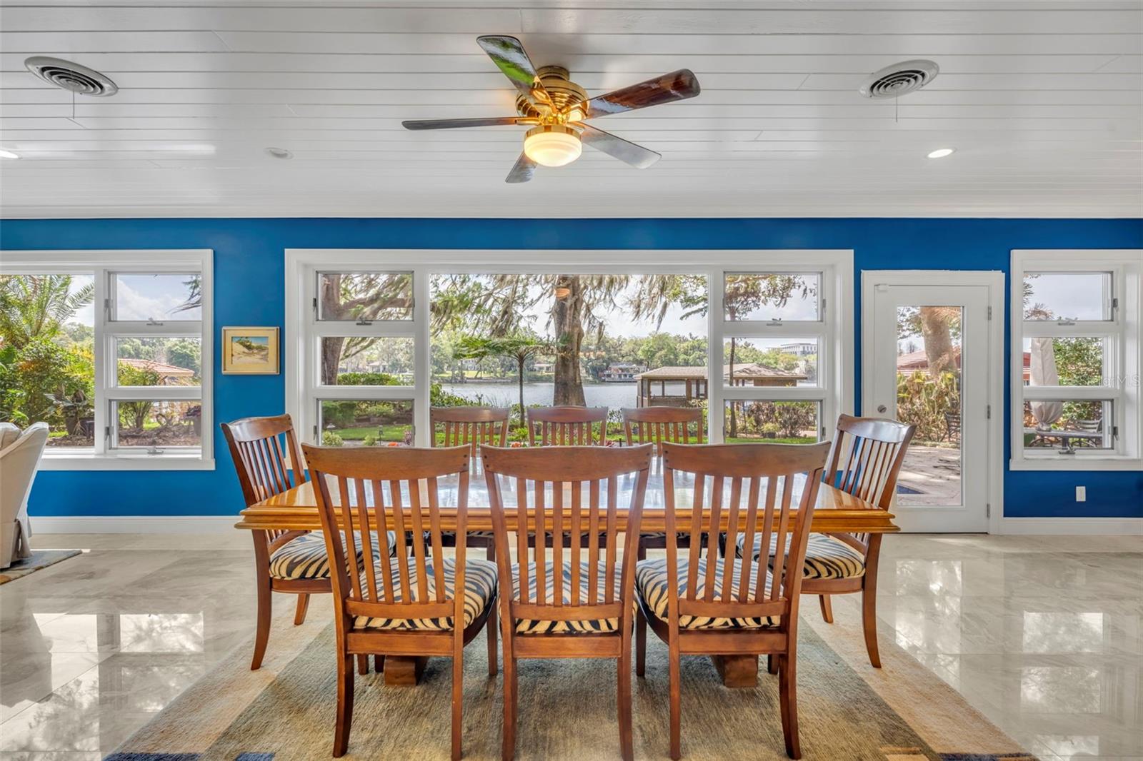 Image 13 of 59 For 1416 Lake Shore Drive