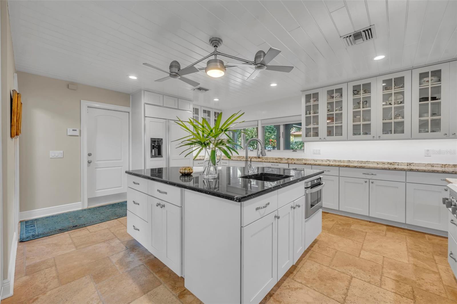 Image 21 of 59 For 1416 Lake Shore Drive