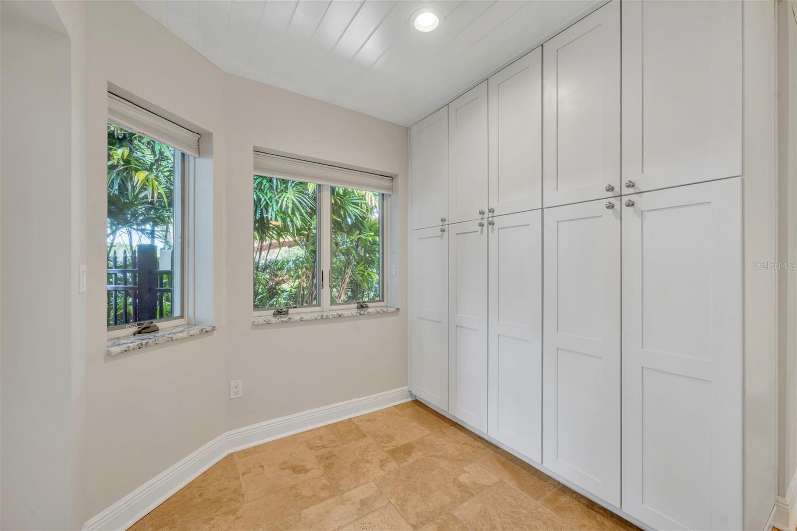 Image 23 of 59 For 1416 Lake Shore Drive