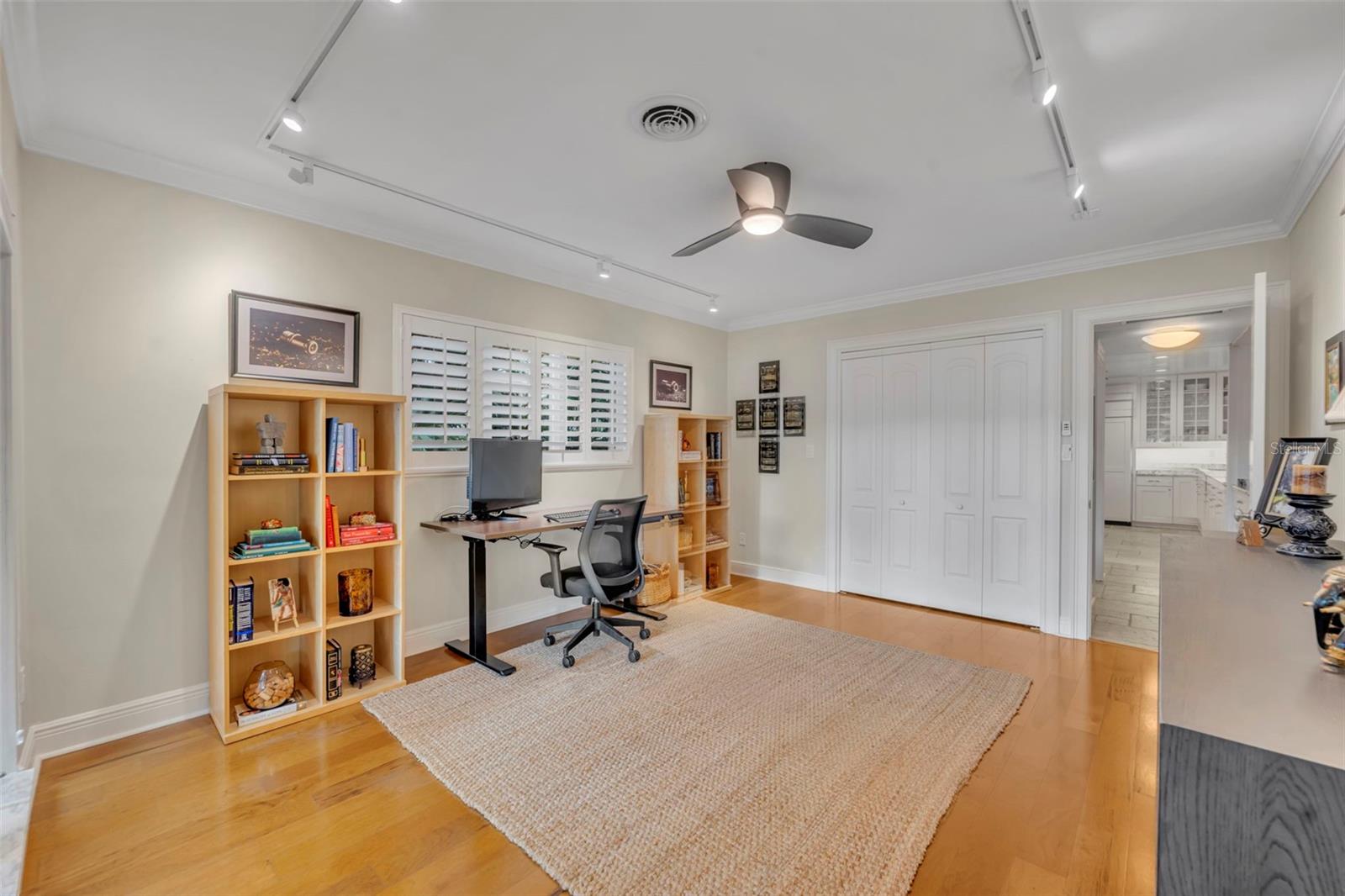 Image 26 of 59 For 1416 Lake Shore Drive