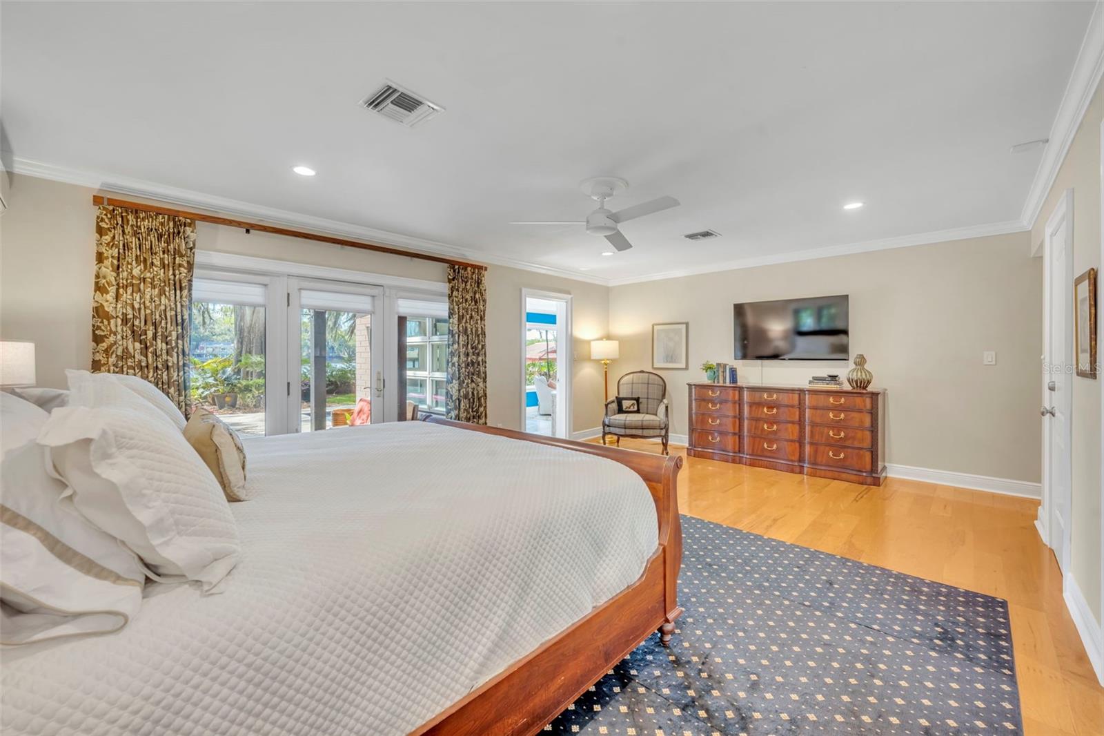 Image 28 of 59 For 1416 Lake Shore Drive