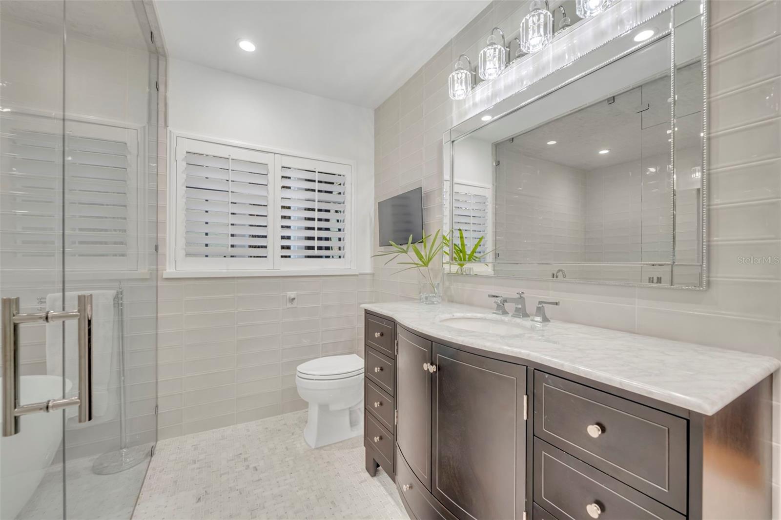 Image 29 of 59 For 1416 Lake Shore Drive