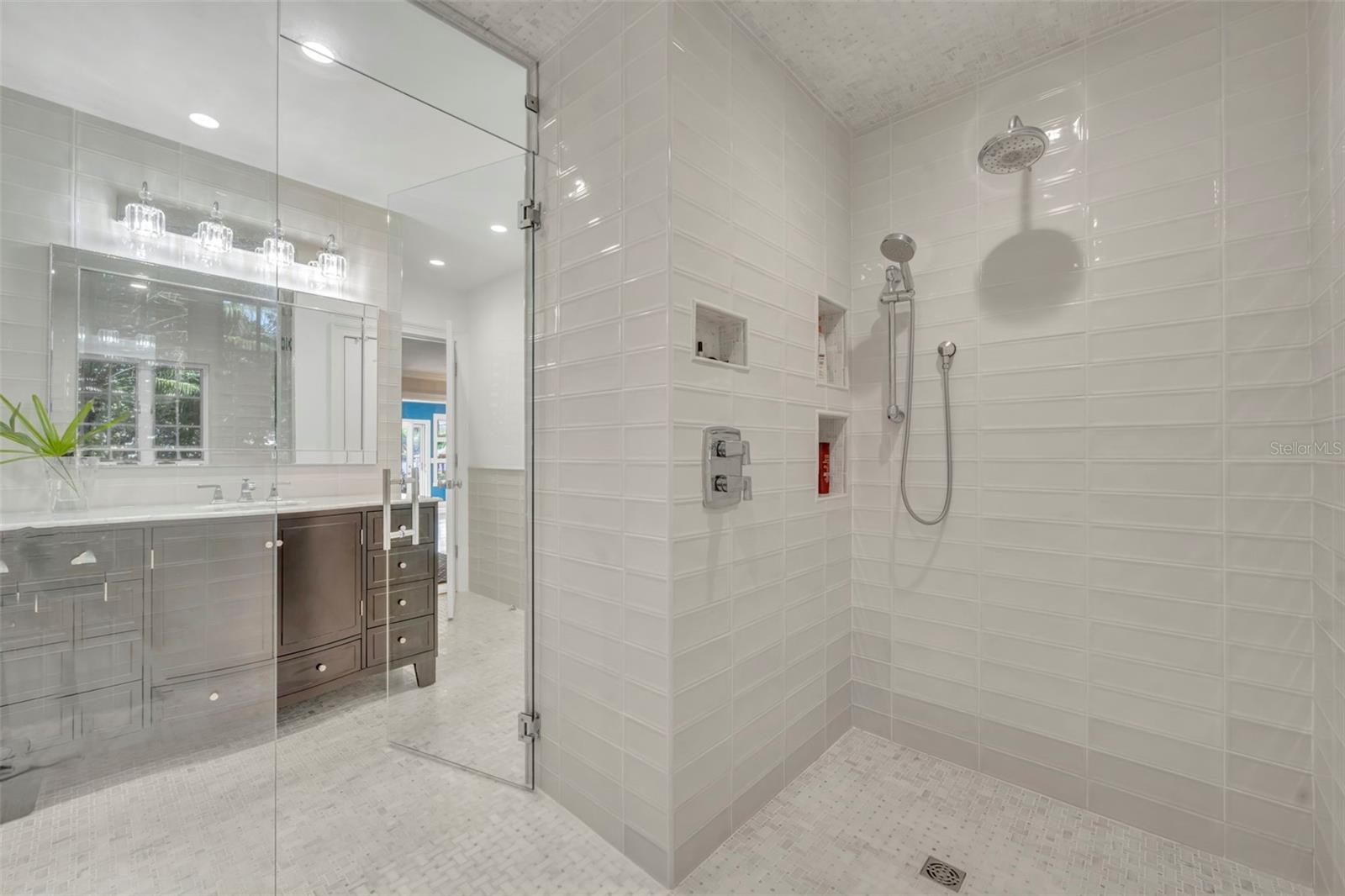 Image 31 of 59 For 1416 Lake Shore Drive