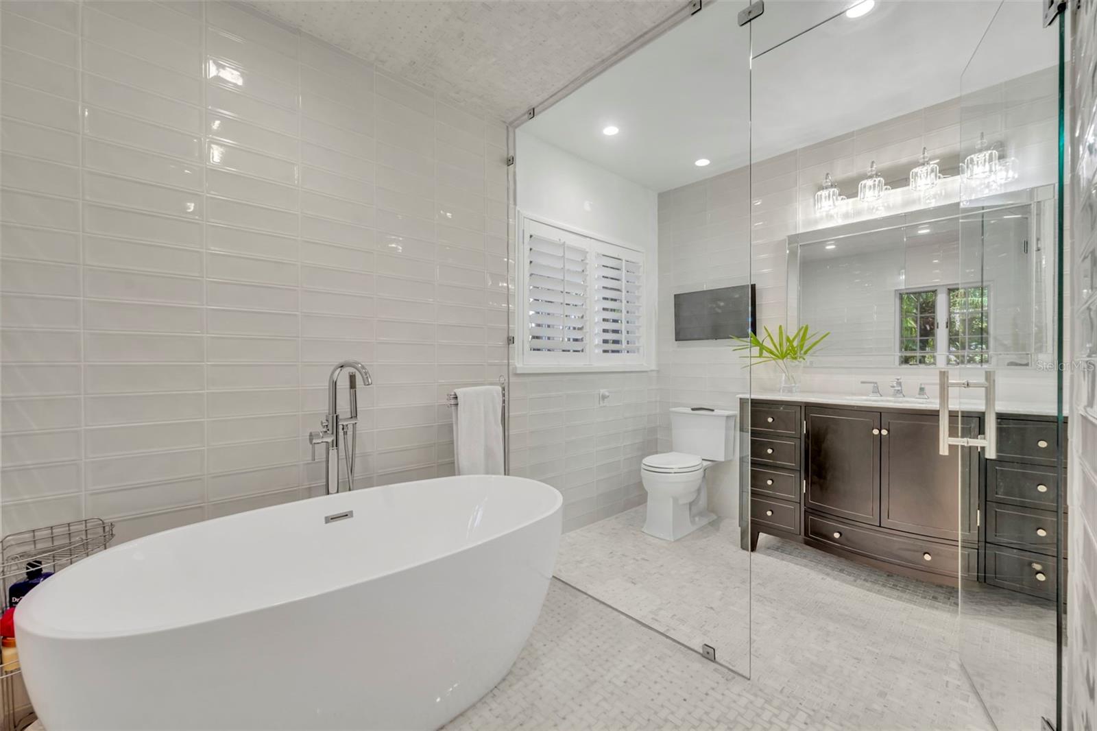 Image 32 of 59 For 1416 Lake Shore Drive