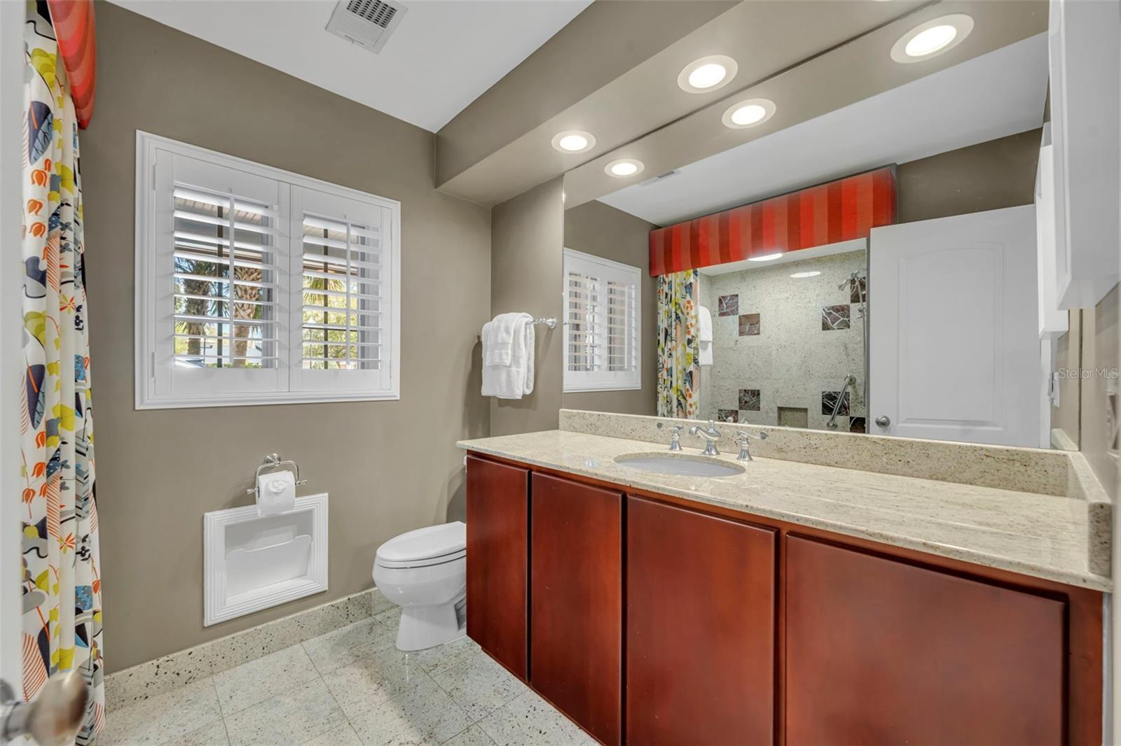 Image 38 of 59 For 1416 Lake Shore Drive