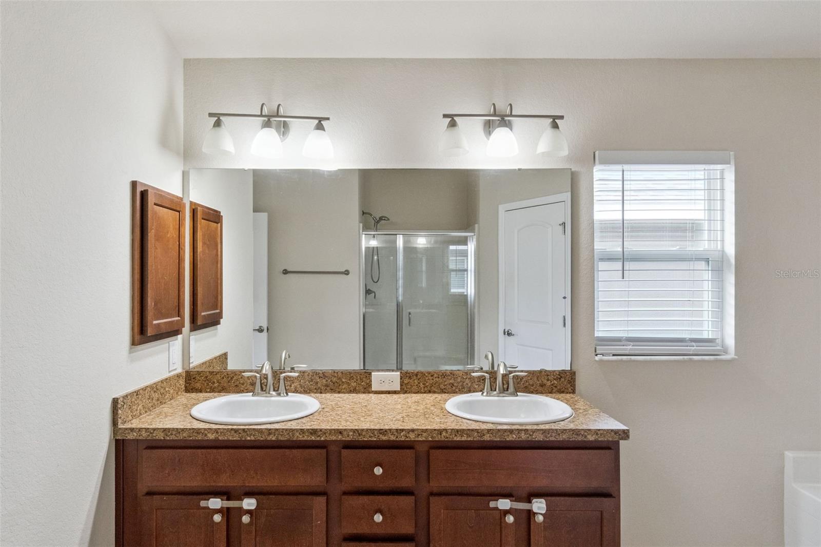 Image 17 of 28 For 452 Buchannan Drive