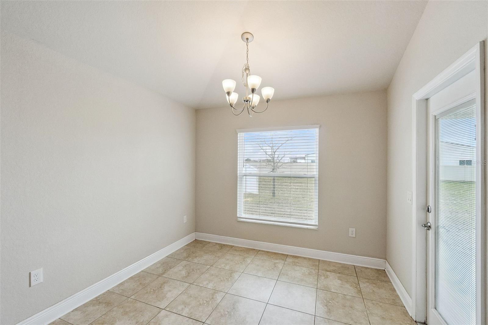 Image 5 of 28 For 452 Buchannan Drive