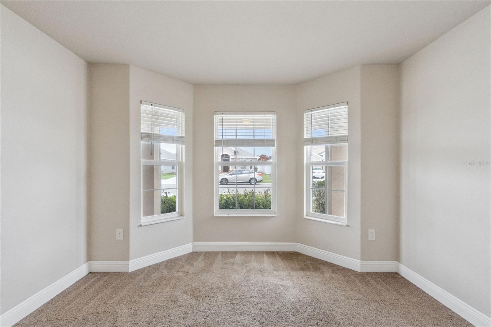 Image 9 of 28 For 452 Buchannan Drive