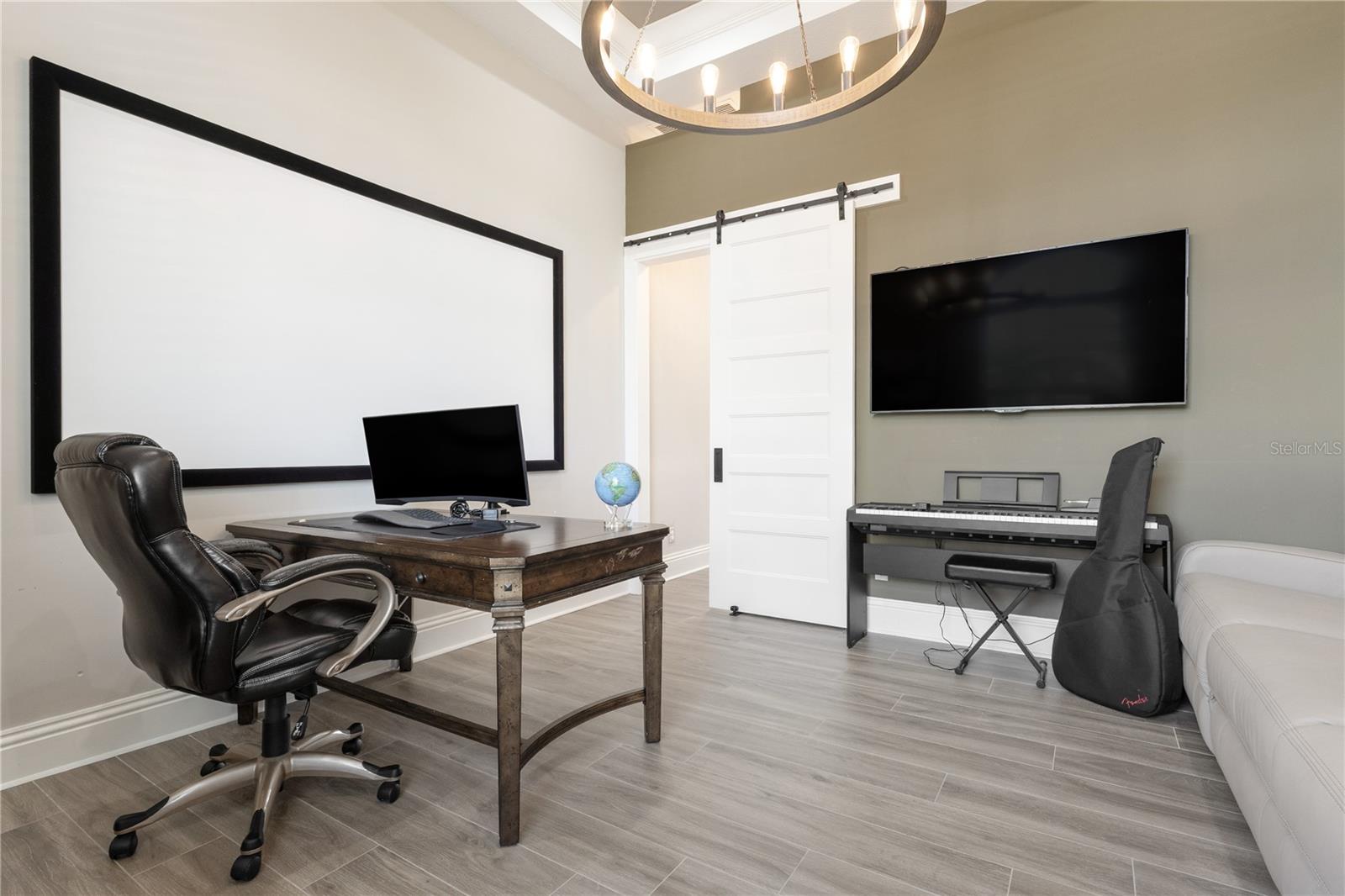 Image 33 of 69 For 13304 Bellaria Circle