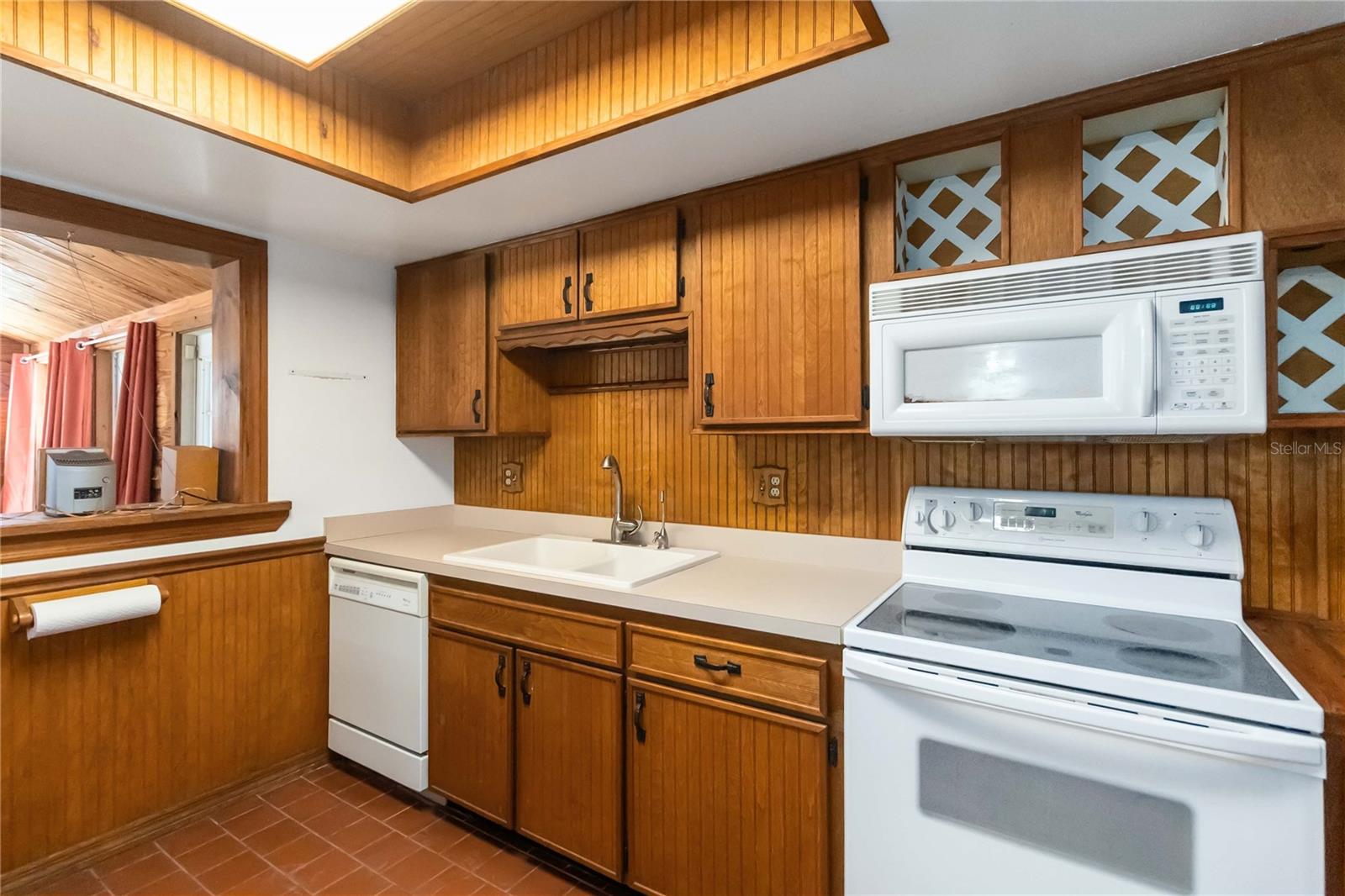 Listing photo id 18 for 9410 7th Avenue