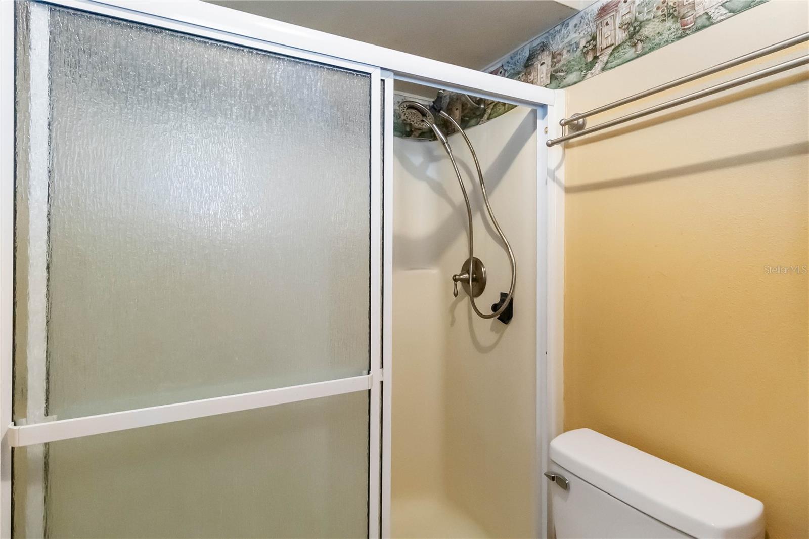 Listing photo id 21 for 9410 7th Avenue